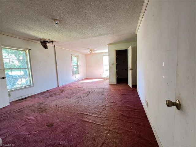 3014 Gilbert Street, Winston-salem, NC 27107