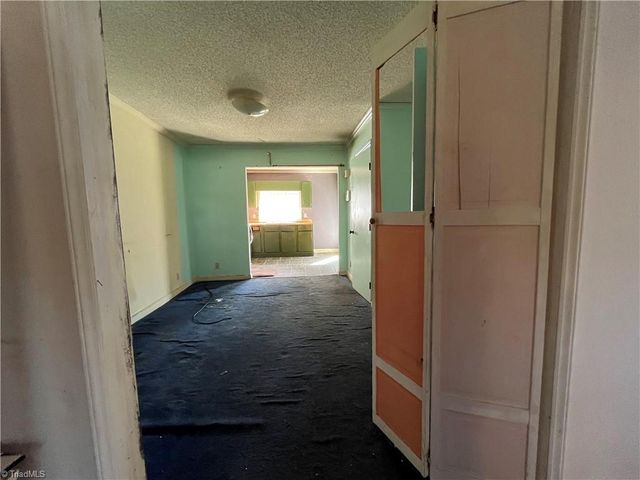 3014 Gilbert Street, Winston-salem, NC 27107