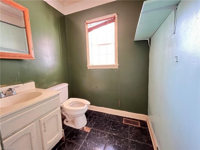 3014 Gilbert Street, Winston-salem, NC 27107