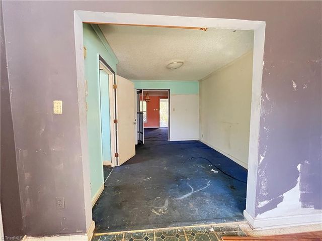 3014 Gilbert Street, Winston-salem, NC 27107