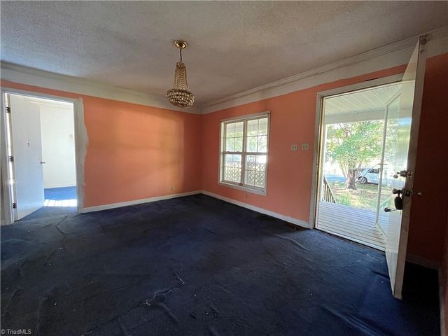 3014 Gilbert Street, Winston-salem, NC 27107