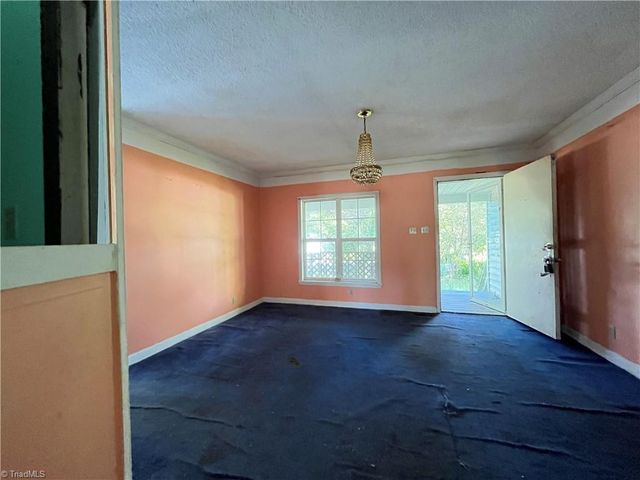 3014 Gilbert Street, Winston-salem, NC 27107