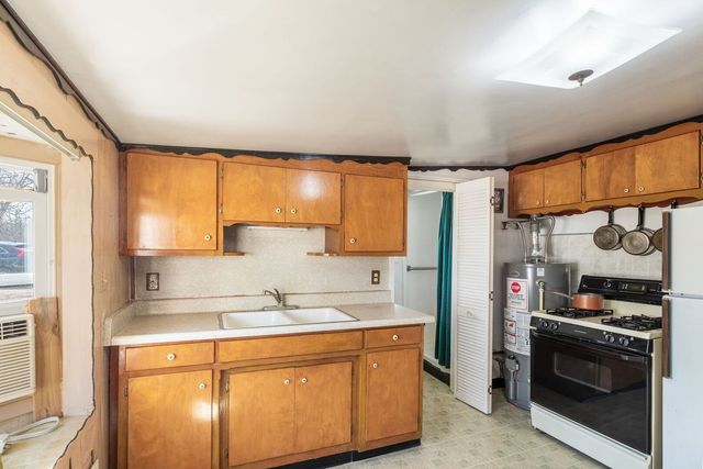 1906 River Terrace Drive, Johnsburg, IL 60051