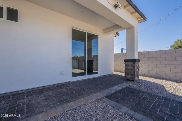 392 W LINCOLN Avenue, Coolidge, AZ 85128