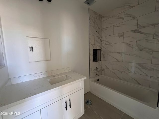 392 W LINCOLN Avenue, Coolidge, AZ 85128