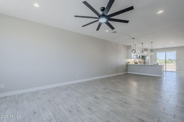 392 W LINCOLN Avenue, Coolidge, AZ 85128