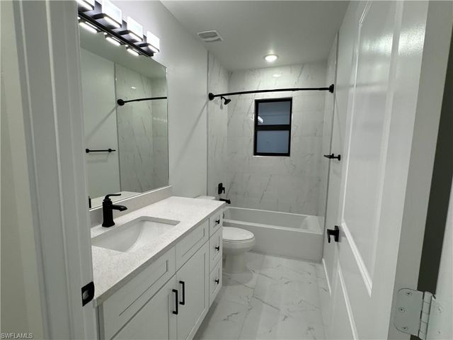 1775 Glenway CT, Fort Myers, FL 33916