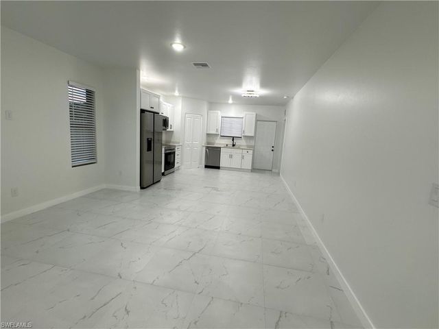 1775 Glenway CT, Fort Myers, FL 33916