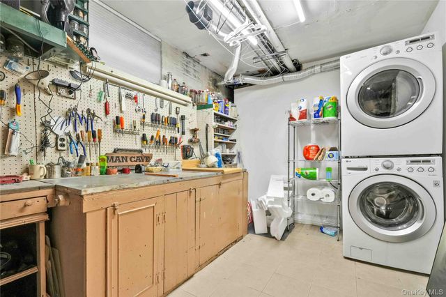 2334 28th Street, Astoria, NY 11105
