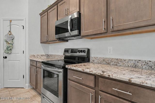 13232 W Jackson Lee Drive, Ocean Springs, MS 39564