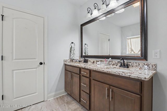 13232 W Jackson Lee Drive, Ocean Springs, MS 39564