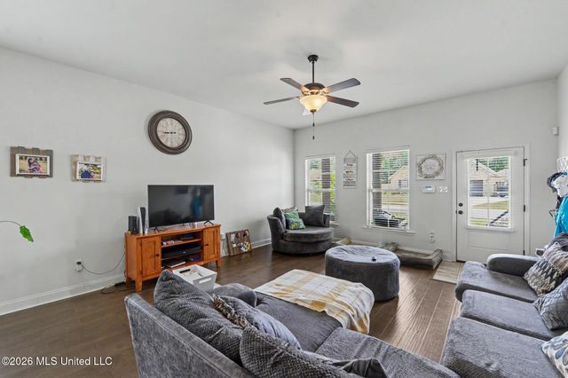 13232 W Jackson Lee Drive, Ocean Springs, MS 39564