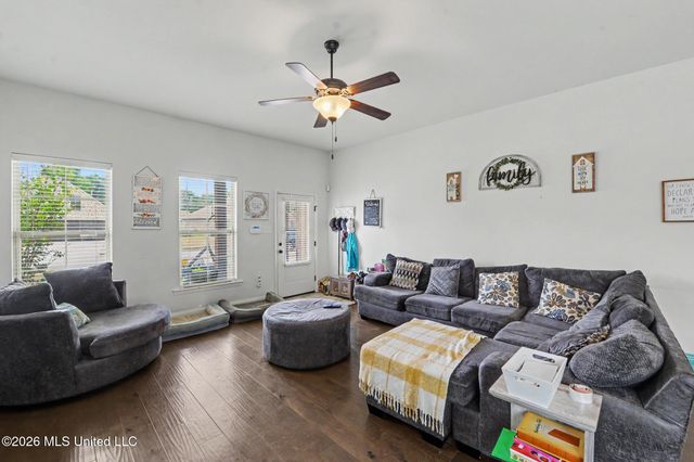 13232 W Jackson Lee Drive, Ocean Springs, MS 39564