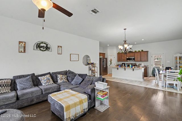 13232 W Jackson Lee Drive, Ocean Springs, MS 39564
