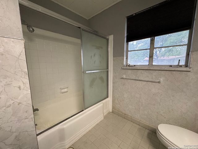 454 Shadywood Ln, San Antonio, TX 78216