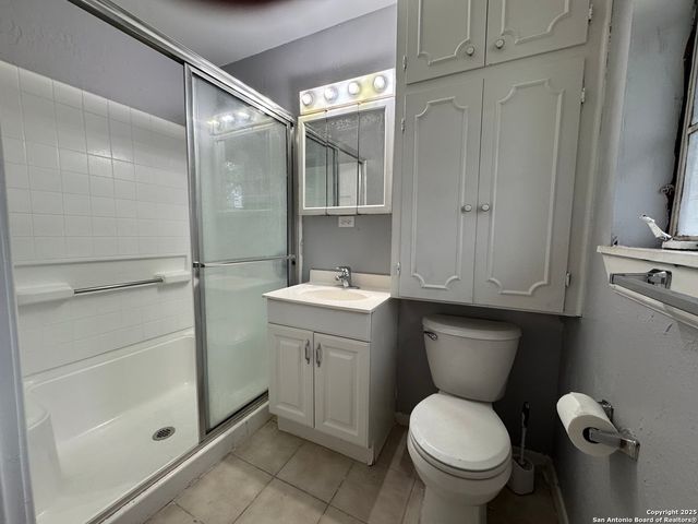 454 Shadywood Ln, San Antonio, TX 78216