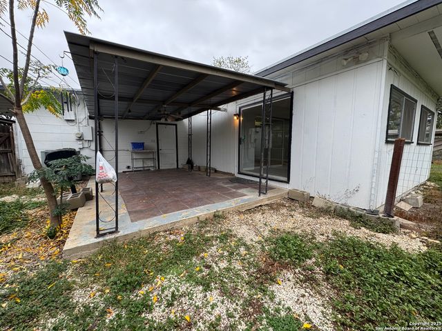 454 Shadywood Ln, San Antonio, TX 78216