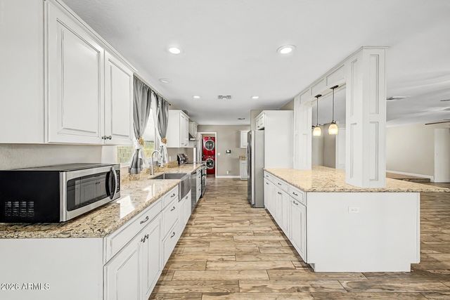 7208 W SUNNYSLOPE Lane, Peoria, AZ 85345