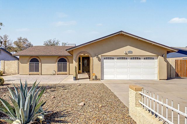 7208 W SUNNYSLOPE Lane, Peoria, AZ 85345