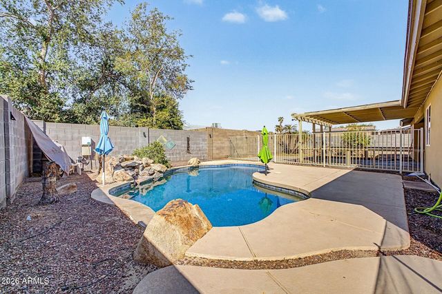 7208 W SUNNYSLOPE Lane, Peoria, AZ 85345