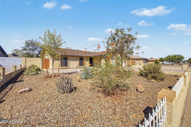 7208 W SUNNYSLOPE Lane, Peoria, AZ 85345