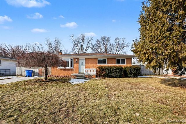 25237 Malvina Avenue, Warren, MI 48089