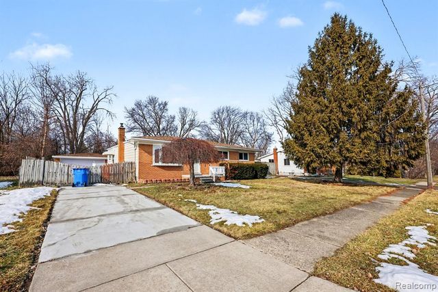 25237 Malvina Avenue, Warren, MI 48089