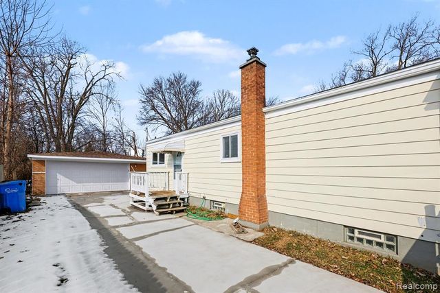 25237 Malvina Avenue, Warren, MI 48089