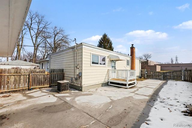 25237 Malvina Avenue, Warren, MI 48089