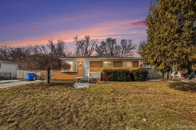 25237 Malvina Avenue, Warren, MI 48089