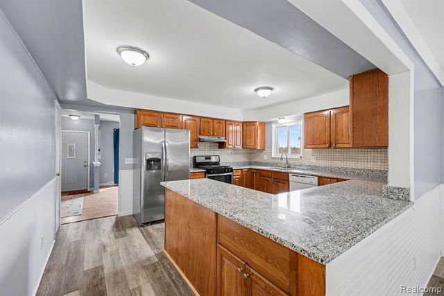 25237 Malvina Avenue, Warren, MI 48089