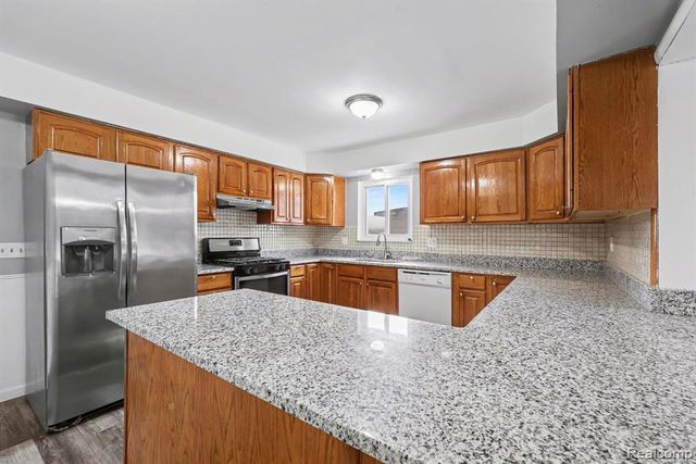 25237 Malvina Avenue, Warren, MI 48089