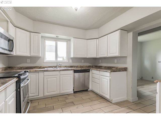 820 N 1ST Ave, Kelso, WA 98626