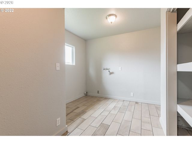 820 N 1ST Ave, Kelso, WA 98626