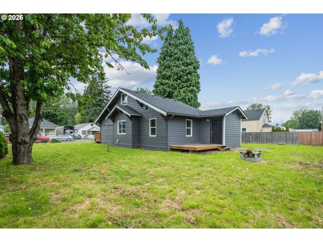 820 N 1ST Ave, Kelso, WA 98626