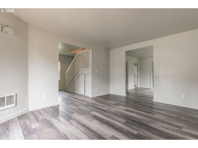 820 N 1ST Ave, Kelso, WA 98626
