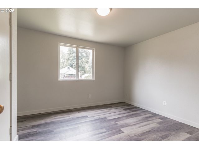 820 N 1ST Ave, Kelso, WA 98626
