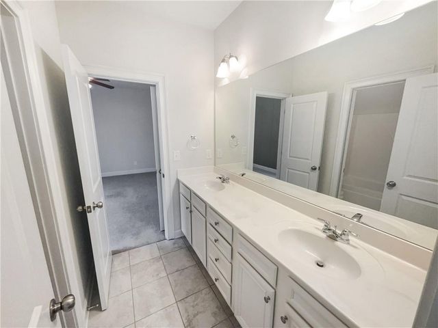 198 Hickory Pointe Drive, Acworth, GA 30101