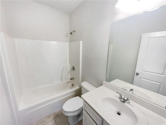 198 Hickory Pointe Drive, Acworth, GA 30101