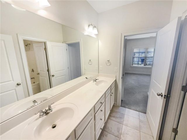 198 Hickory Pointe Drive, Acworth, GA 30101