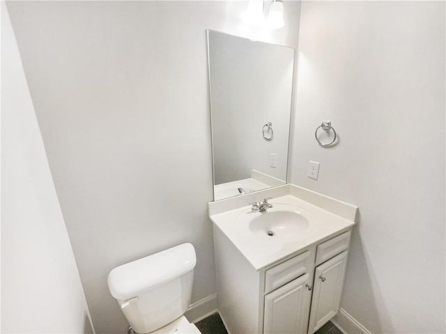 198 Hickory Pointe Drive, Acworth, GA 30101