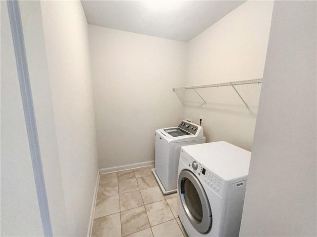 198 Hickory Pointe Drive, Acworth, GA 30101