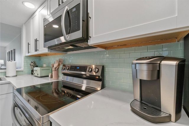 433 CERROMAR LANE 441, Venice, FL 34293