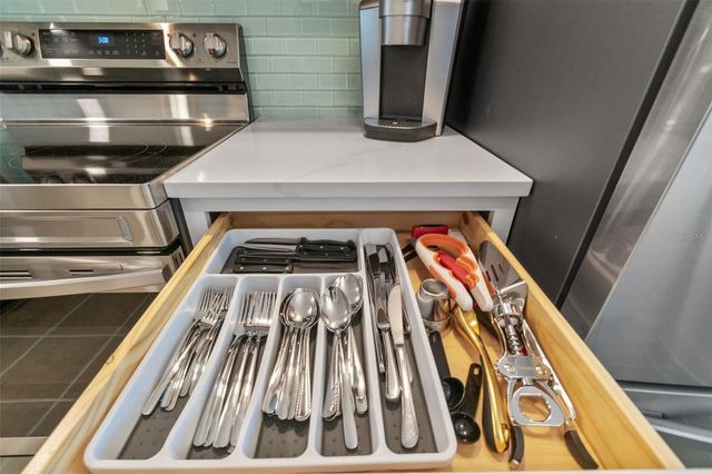 433 CERROMAR LANE 441, Venice, FL 34293