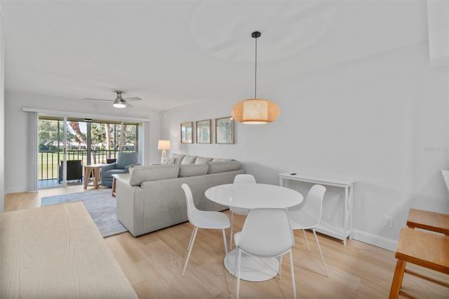 433 CERROMAR LANE 441, Venice, FL 34293