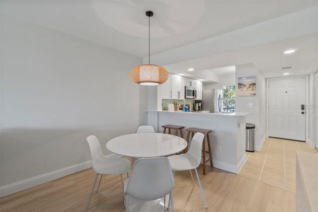 433 CERROMAR LANE 441, Venice, FL 34293