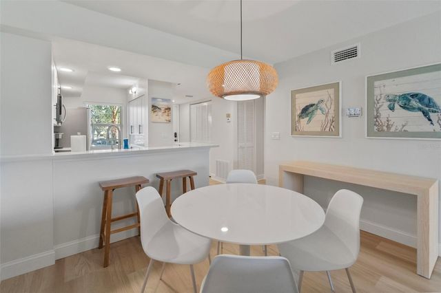 433 CERROMAR LANE 441, Venice, FL 34293