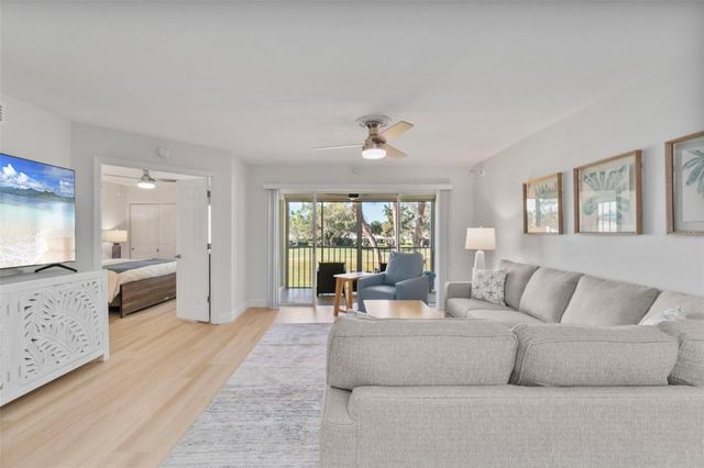 433 CERROMAR LANE 441, Venice, FL 34293