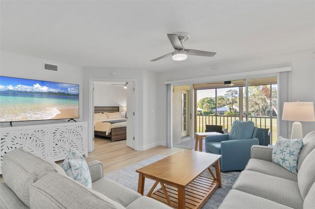 433 CERROMAR LANE 441, Venice, FL 34293