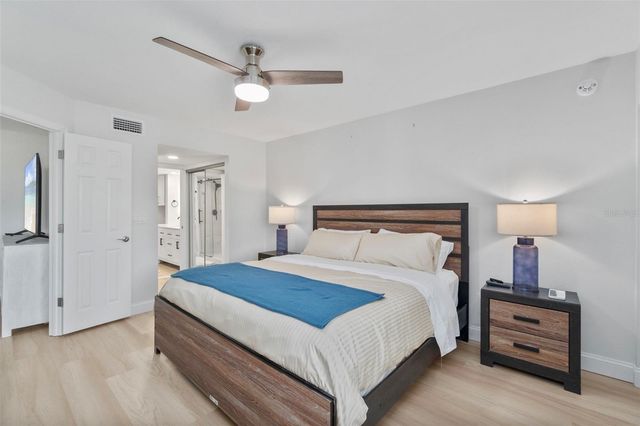 433 CERROMAR LANE 441, Venice, FL 34293